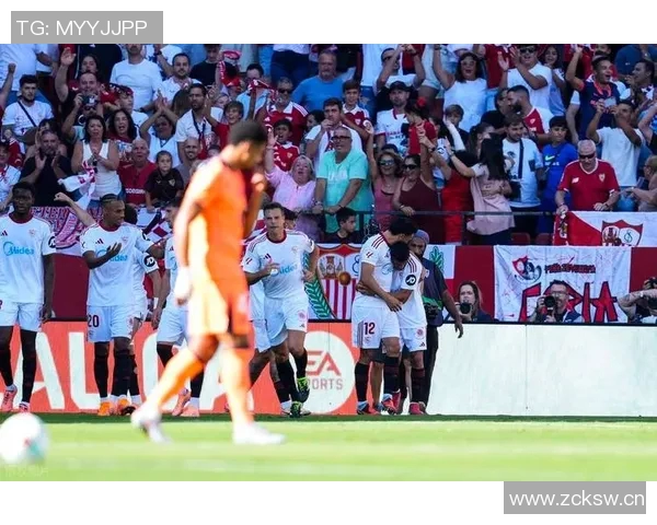 塞维利亚史上首次完胜巴萨，刷新对阵巴萨的战绩！