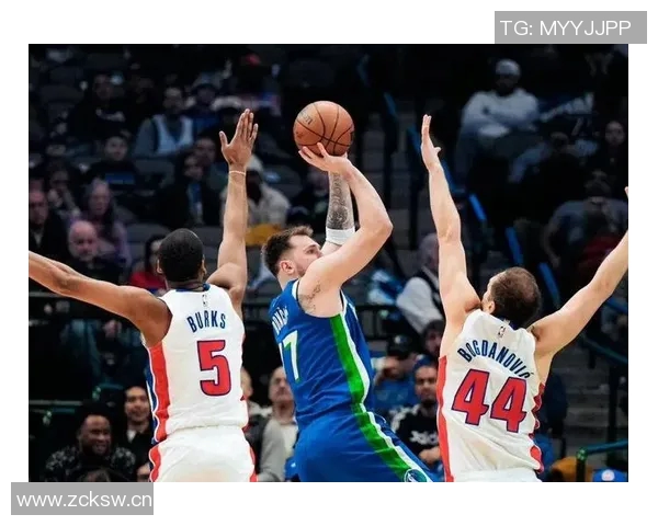 活塞队创下28连败历史纪录主帅辞职球员泪洒更衣室引发热议